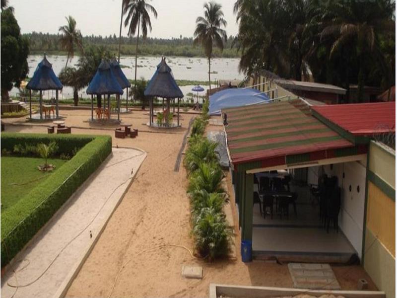 Whispering Palms Resort Magbon Exterior foto