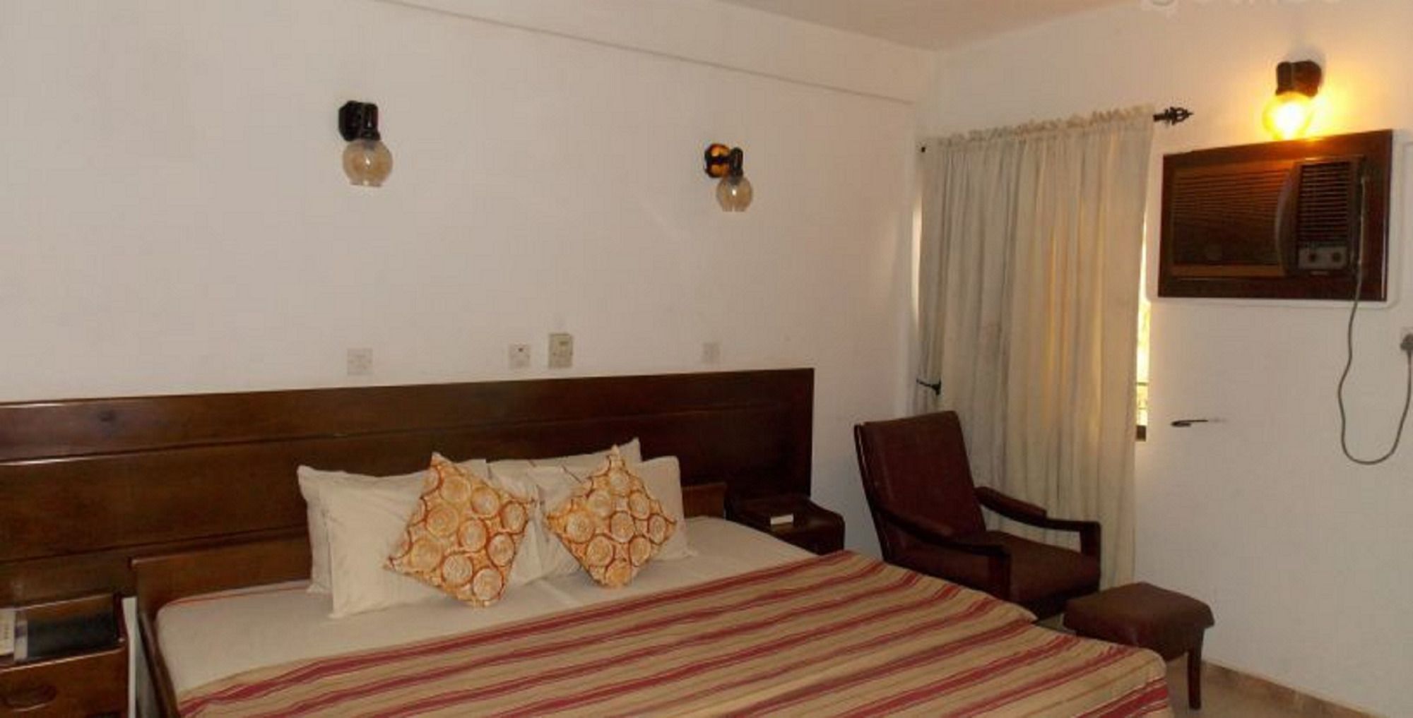 Whispering Palms Resort Magbon Exterior foto