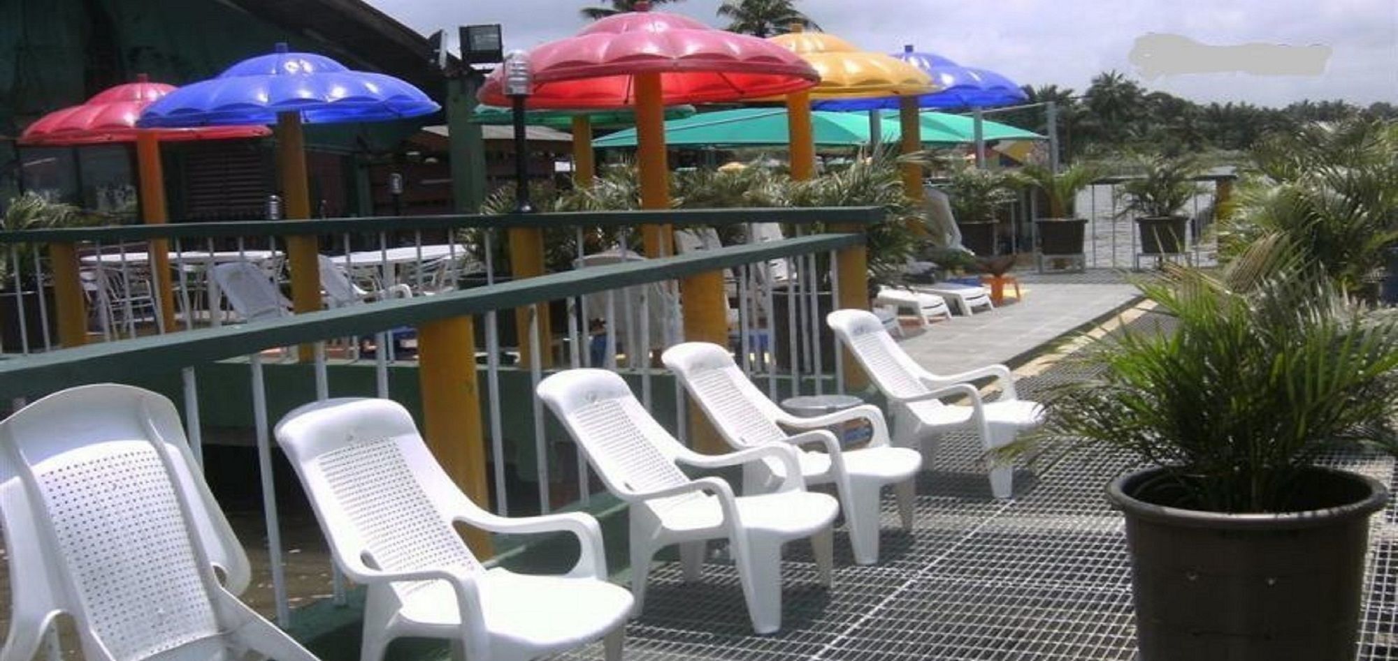 Whispering Palms Resort Magbon Exterior foto